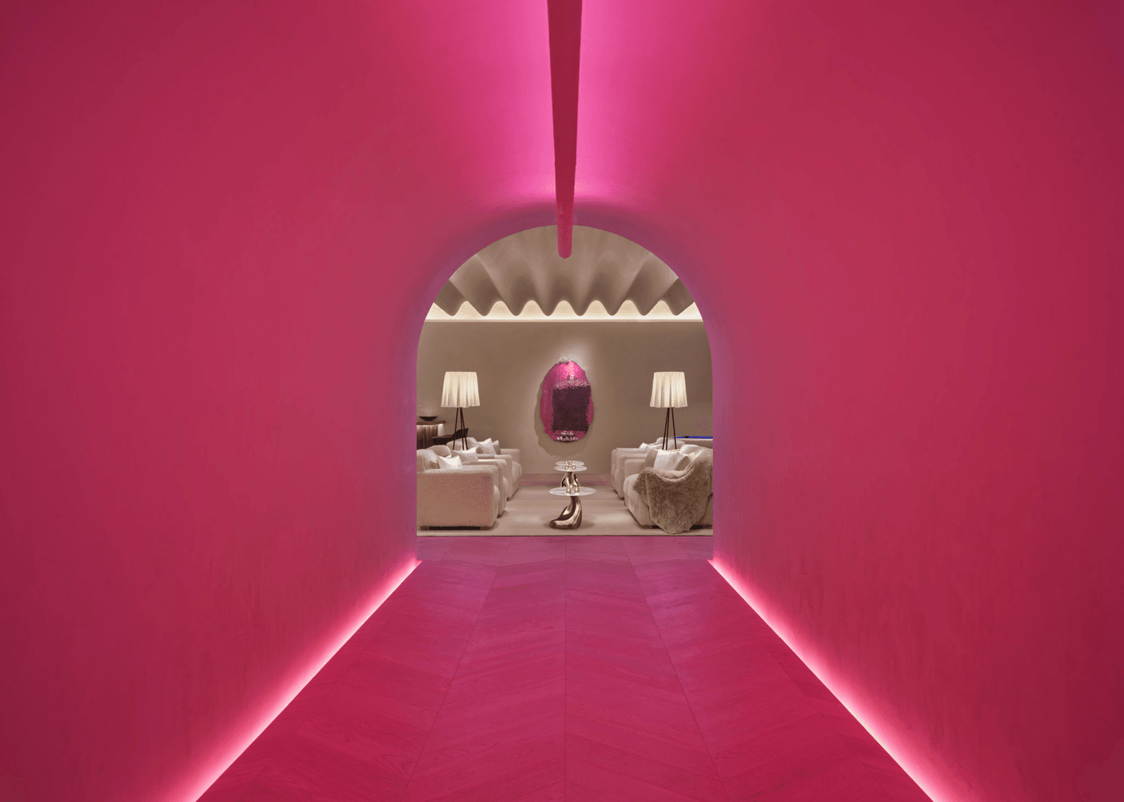 Die Lobby kombiniert modernes Design mit historischen Elementen.